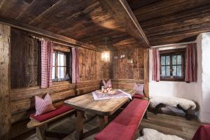 Svetainės erdvė apgyvendinimo įstaigoje Hütte - Ferienhaus Bischoferhütte für 2-10 Personen