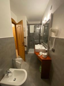 Un baño de Hotel Bait de Angial