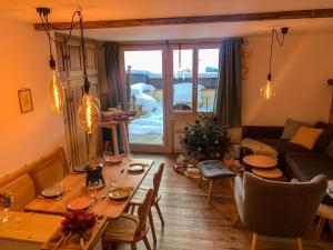 Oleskelutila majoituspaikassa Ferienwohnung in den Bergen mit grosser Terrasse