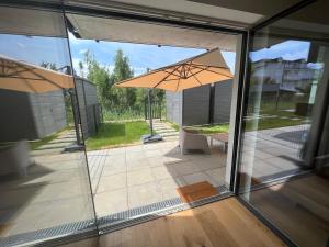 Patio o iba pang outdoor area sa 25h SPA-Residenz BEST SLEEP privat Garden & POOLs