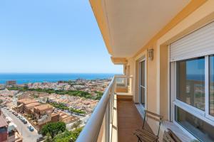 d'un balcon avec vue sur la ville. dans l'établissement Apartamento Catania en Aguadulce con vistas al mar, à Aguadulce