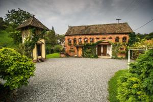 Kebun di luar Country House Stara Kapela