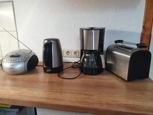 Coffee and tea making facilities at Ferienwohnung Ost - Alte Schule Sachswitz