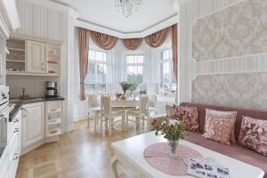 A kitchen or kitchenette at Residenz Haus Waldeck