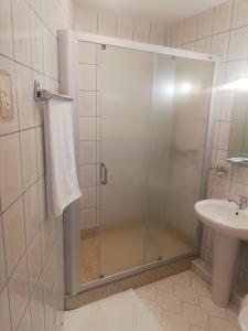 Un baño de Hotel Senas Namas