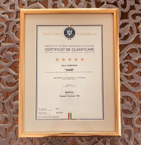 Un certificat, premiu, logo sau alt document afișat la Vila Siam - Adults Only CALM & RELAX RETREAT