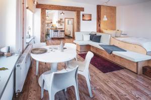 Studio Apartment zur alten Post, 48qm Individualapartment mit Blick über Zittaus Altstadt, Ferienwohnung im Altstadtkern umrandet vom Zittauer Gebirge 휴식 공간