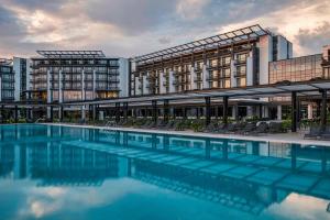 Swimming pool sa o malapit sa Voya Beach Resort - Ultra All Inclusive