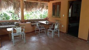 Foto da galeria de Casa 3 amigos-Palm roofed house em Las Galeras