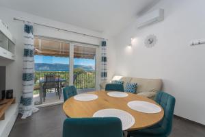 Χώρος καθιστικού στο Gallery apartment in Skrbcici (Krk)