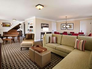 Ruang duduk di Fairmont Le Manoir Richelieu