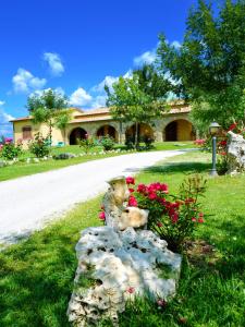 Kebun di luar Saturnia Pian Di Cataverna