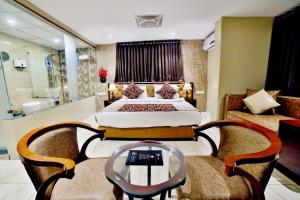 Area tempat duduk di Hotel Kings Heritage Surat