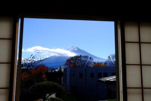 山景或從傳統日式旅館拍的山景