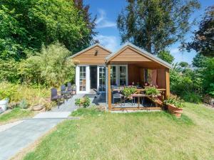 Pretty semi detached house in the Ardennes के बाहर एक बगीचा