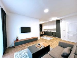 TV at/o entertainment center sa Luxury apartment Struga