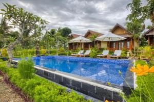 A piscina localizada em RR Cottage ou nos arredores