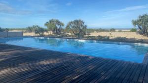 Piscina de la sau aproape de Hôtel Palissandre MORONDAVA