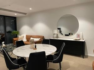 Зона вітальні в Modern 3 Bedroom Apartment in Southbank