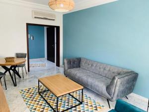 Un lugar para sentarse en The Perfect Flat, Lac 2, Tunis