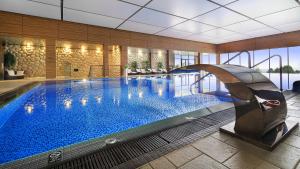 Бассейн в Odyssey ClubHotel Wellness & SPA Adults Only или поблизости