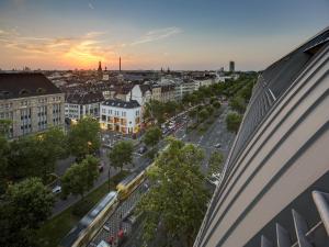 Pemandangan umum Dusseldorf atau pemandangan kota yang diambil dari hotel