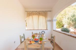 Comida no apartamento ou em algum lugar perto