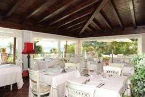 Restaurant o un lloc per menjar a Villa Baroni