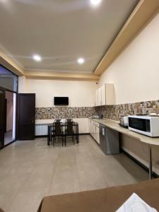 Una cocina o kitchenette en H Resort Hotel Vagharshapat Armenia