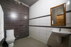 Maisara Deluxe Zanzibar tesisinde bir banyo