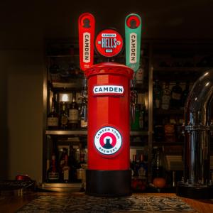 a red blender sitting on top of a counter at The White Horse Hotel, Romsey, Hampshire in Romsey