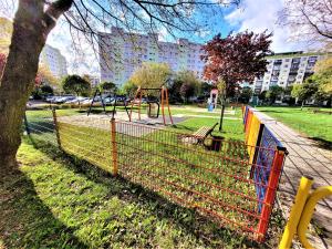 Children's play area sa Apartament Gliwice Centaura, klimatyzacja