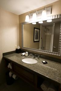 Un baño de Grand Resort Hotel - Mt Laurel - Philadelphia