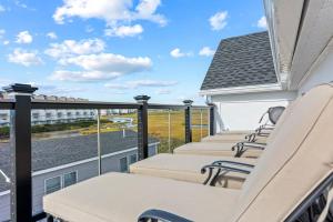 Balkonas arba terasa apgyvendinimo įstaigoje Oceanside Luxury Home Hampton Beach