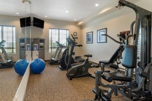 The fitness centre and/or fitness facilities at BEST WESTERN PLUS Saint John Hotel & Suites