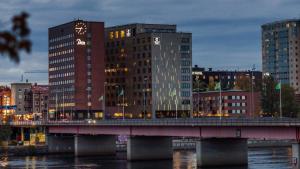 Una vista general de Umeå o una vista desde la ciudad tomada desde el hotel