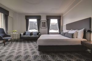 Легло или легла в стая в The Savoy Hotel on Little Collins Melbourne