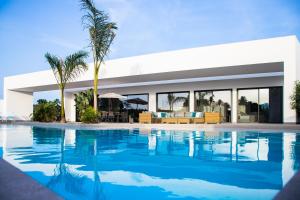 The swimming pool at or close to Villa Macán