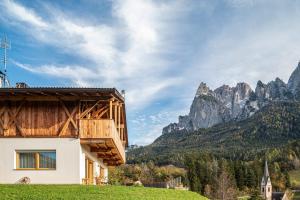 Uma vista da montanha tirada do apartamento 