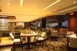 Restaurant o iba pang lugar na makakainan sa Fortune Select Exotica, Navi Mumbai - Member ITC Hotels' Group