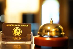 Certifikát, hodnocení, plakát nebo jiný dokument vystavený v ubytování JJ Hotel Hannover-City-Pension