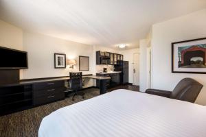 Eldhús eða eldhúskrókur á Sonesta Simply Suites Atlanta Gwinnett Place