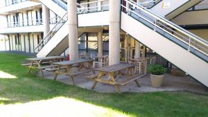 A balcony or terrace at Premiere Classe La Rochelle Sud - Angoulins