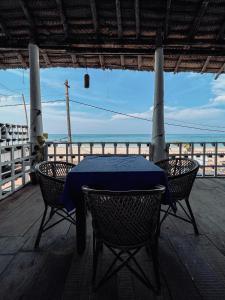 Varkala Marine Palace tesisinde bir balkon veya teras