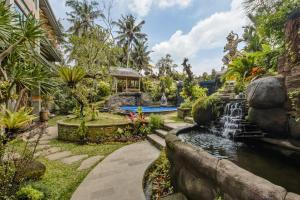 Bazen u ili blizu objekta Gynandha Ubud Cottage