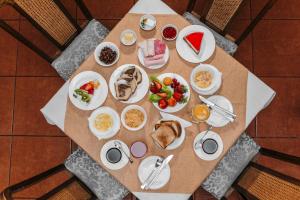 Comida no hotel ou em algum lugar perto