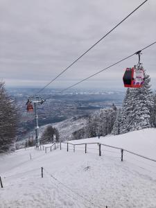 Pohorje Village Wellbeing Resort - Wellness & Spa Hotel Bolfenk under vintern