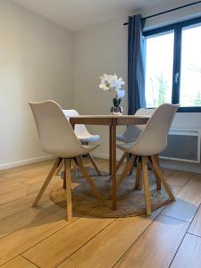 Un lugar para sentarse en Appartement duplex proche zénith, mégacité, stade