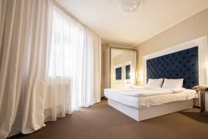 Ліжко або ліжка в номері Private Rooms in Hotel Lift 1R