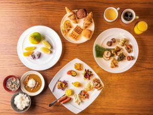 Makanan di atau berdekatan hotel